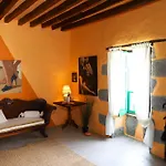 Histórica Casa Con Vistas Al Jardín De Cactus Y Montañas